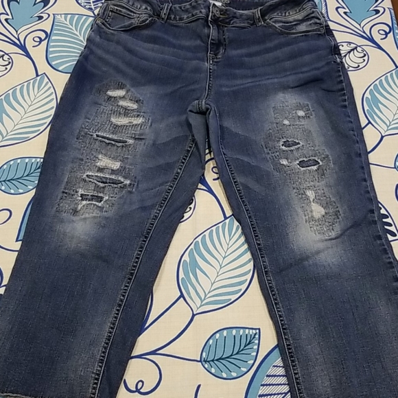 Sz 13/14 MAURICE'S Capris Jeans - Picture 1 of 5